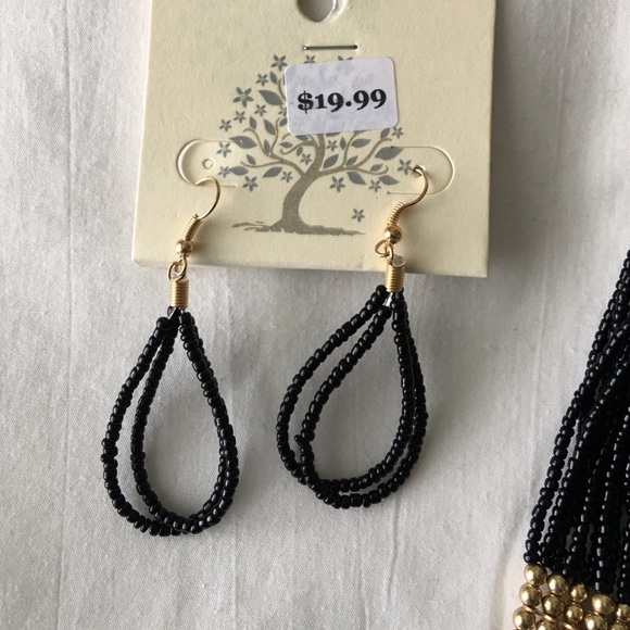 New Beaded Necklace Set - Picture 3 of 3