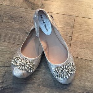 Antonio Melani flats in silver size 10