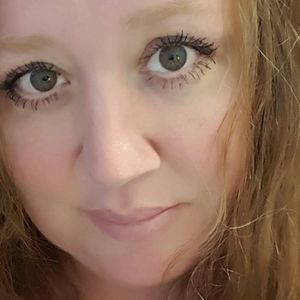 Meet your Posher, Alyson