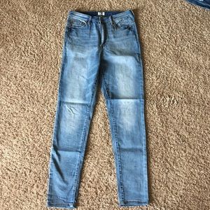 High Waisted Jeans
