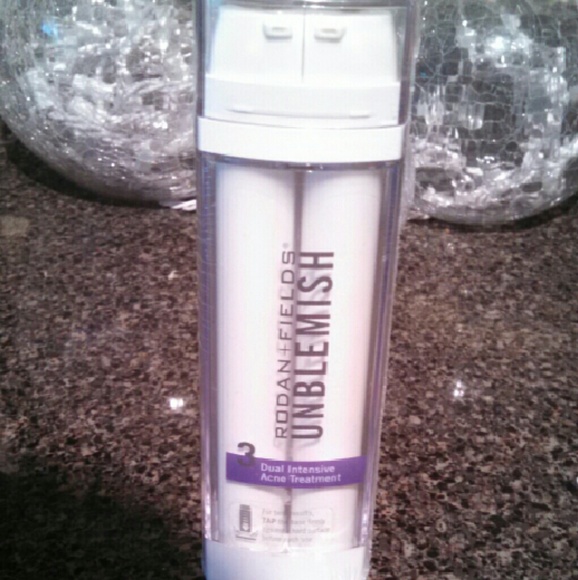 Unblemish Dual Intensive Acne Treatment