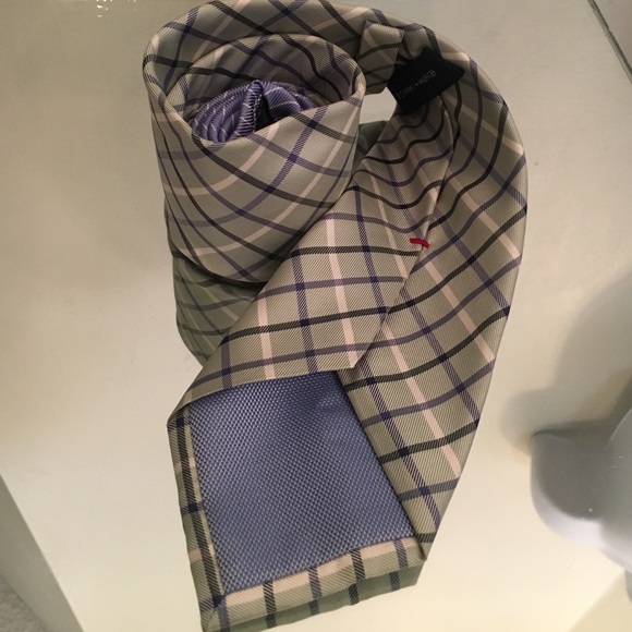 NWOT TOMMY HILFIGER  100% silk 2tone blu/grn tie - Picture 2 of 4