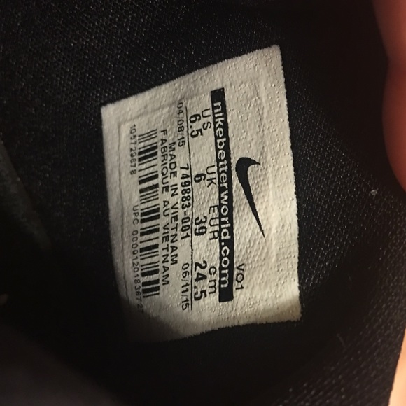 Nike Basketball Shoes - Picture 4 of 4