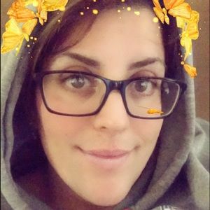 Meet your Posher, Maura