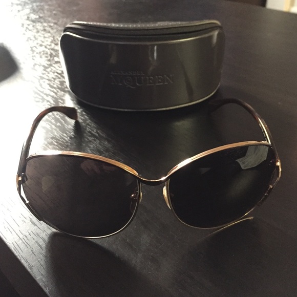 Alexander McQueen Sunglass