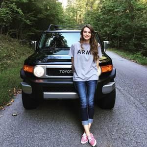 Meet your Posher, Holly