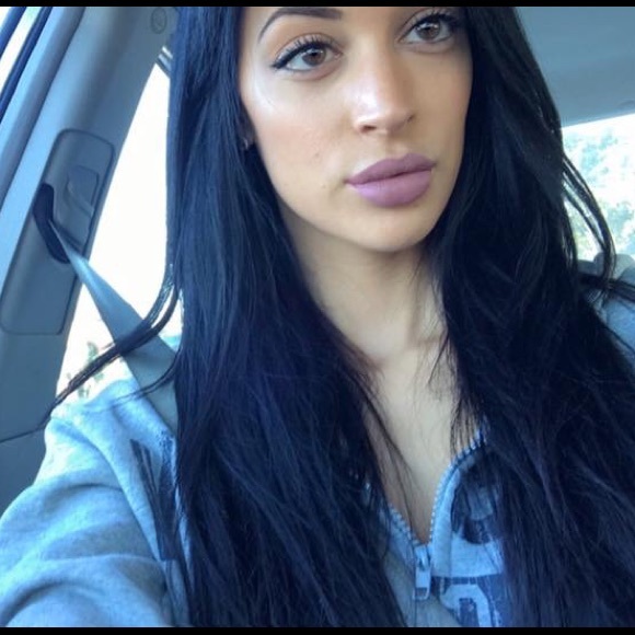 Meet your Posher, Adrianna