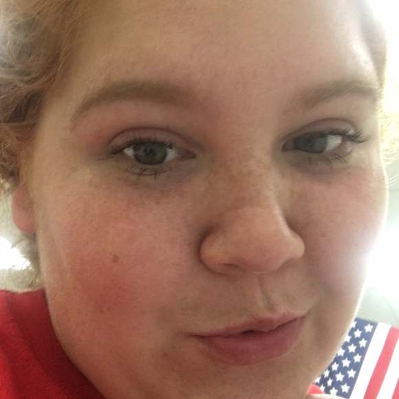 Meet your Posher, Tia - Picture 1 of 1