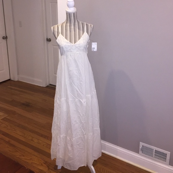 White/cream dress
