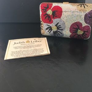 SOLD✂️Judith Leiber evening bag