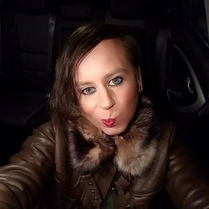 Meet your Posher, Joni