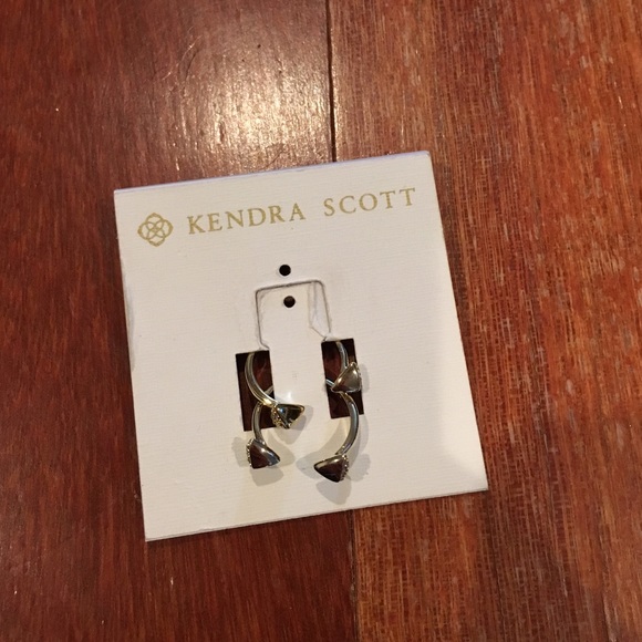 Set of 2 Kendra Scott rings ~size 3/midi