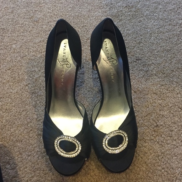 Black Ivanka Trump pumps
