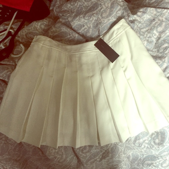 BCBG Shane White Skirt