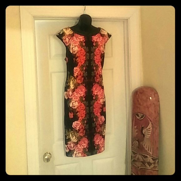 ⬇PD⬇NWT Midi floral dress by London Times