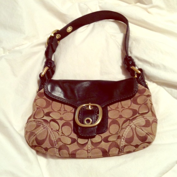 Coach, small style purse/handbag!