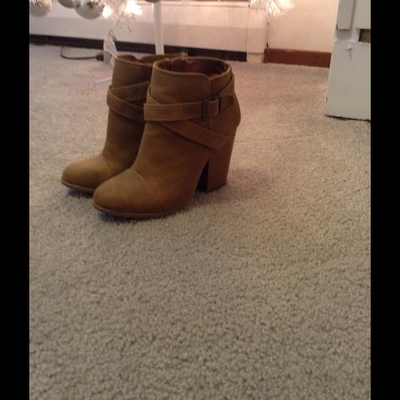 Lauren Conrad heeled booties