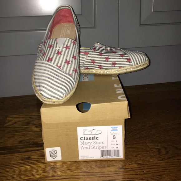 NIB TOMS navy Stars and Stripes slip on size 8