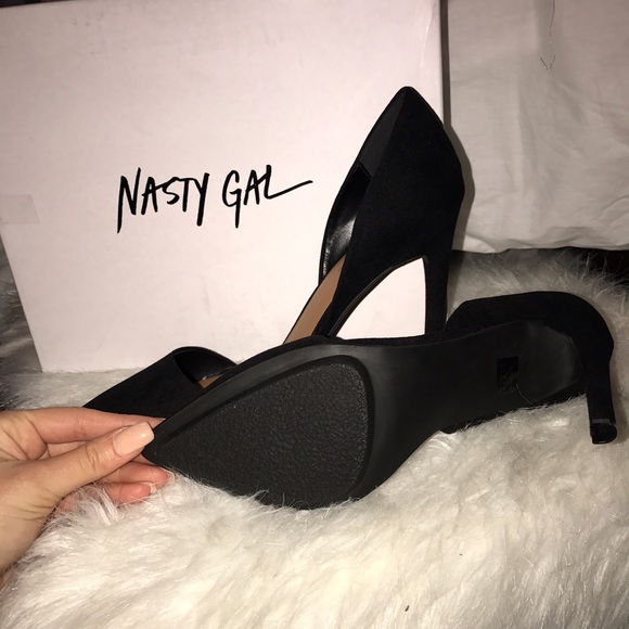 Nasty Gal Faux Suede D 'Orsay Pump - Picture 3 of 3