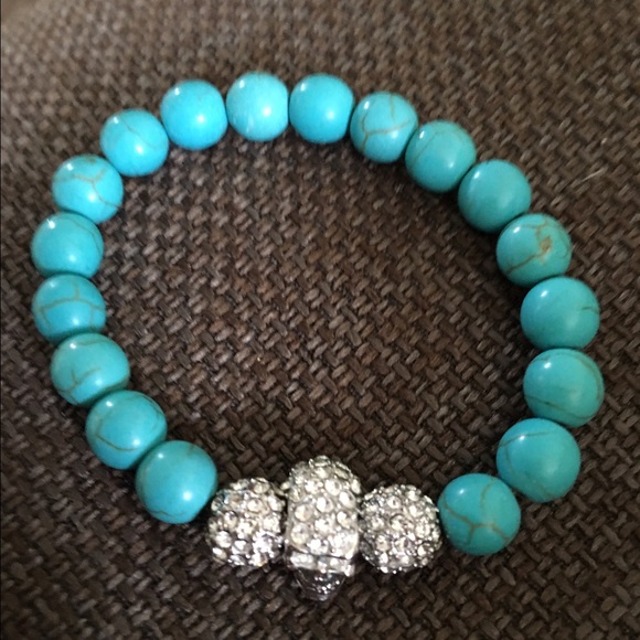 NWOT Turquoise &silver skull bracelet