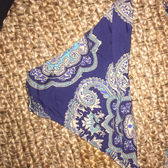 Swim suit - Picture 4 of 4
