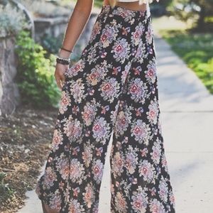 Brandy Melville flowy pants