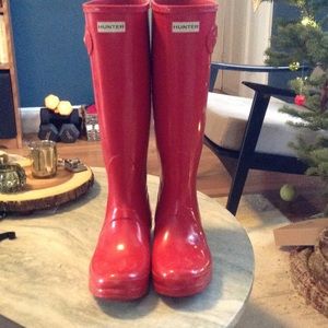 Hunter glossy rain boots