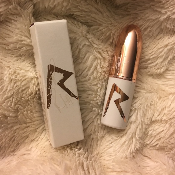 Mac x Rihanna - Pleasure Bomb Matte RiRi Lipstick - Picture 4 of 4