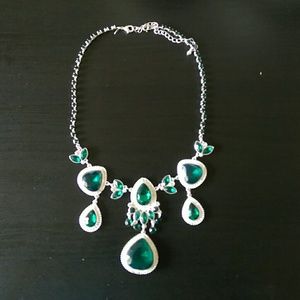 Statement necklace