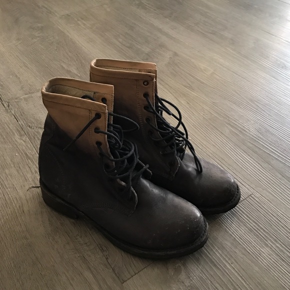 ⭐️MOVING SALE ⭐️Freebird Ombré  Boots NWT 6