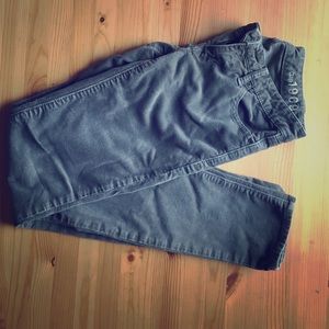 Size 25 gray Gap chords