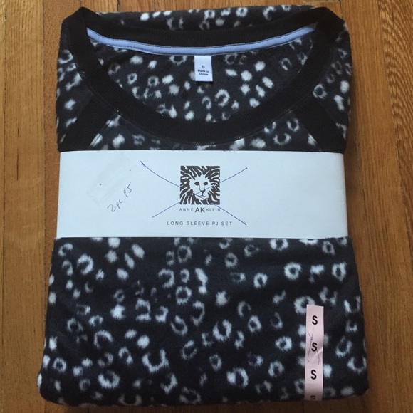 Anne Klein brand new black pajama set, NWT, size:S