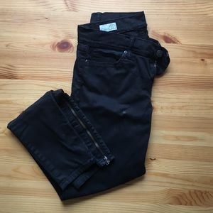 Size 25 ankle zip black Gap jeans