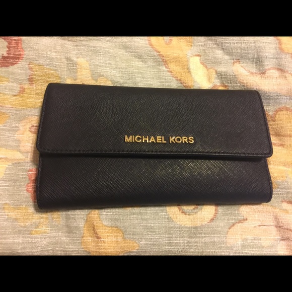 Michael Kors Jet Set Checkbook Wallet--Black