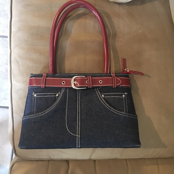 Purse - Picture 1 of 3