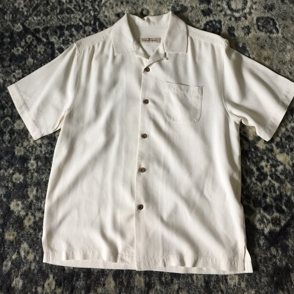 Tommy Bahamas's shirt
