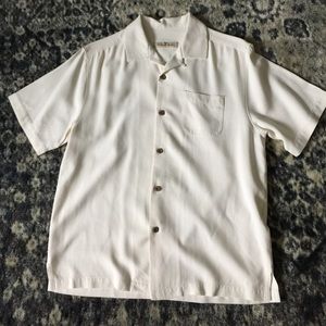 Tommy Bahamas's shirt