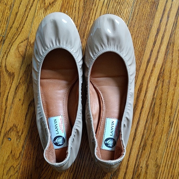 Like New Lanvin Size 37.5 Patent Leather Flats