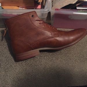 Mid cut boot size 11