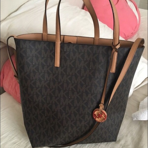 Michael Kors Handbags - Michael Kors Purse