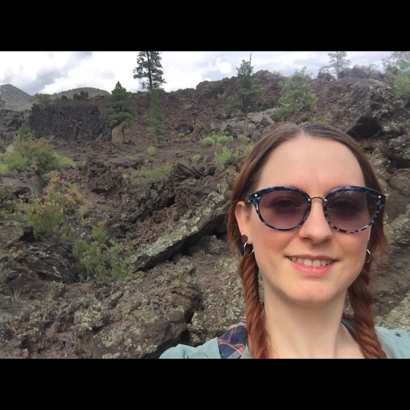 Meet your Posher, Ashley - Picture 4 of 5