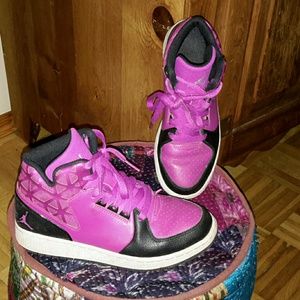 Nike Classic Jordans, Magenta & Black SZ 3.5Y