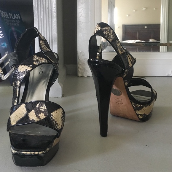 Snakeskin pumps