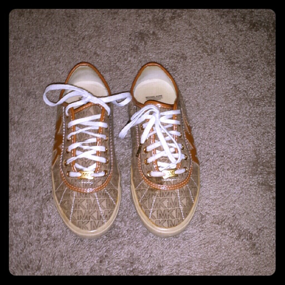 Mk tennis shoes