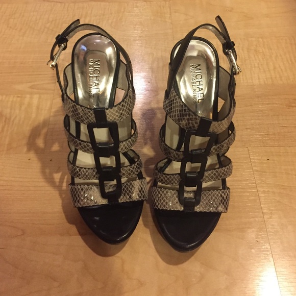 Micheal Kors size 6.5 leather heels