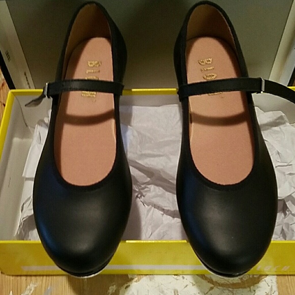 Children's Bloch tap shoe