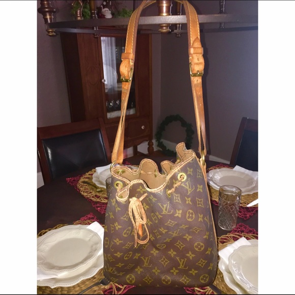 PRICE DROP!! Authentic Louis Vuitton bucket tote