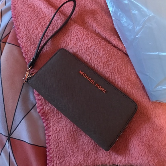 Michael Kors Wristlet
