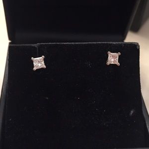Princess-cut Solitaire Diamond Earrings 1/4 ctw
