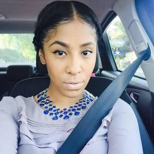 Meet your Posher, Desiree